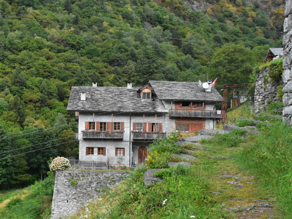 Alpine refuge Savogno